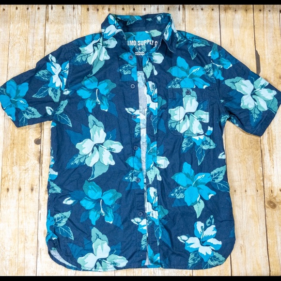 Mossimo Supply Co. Other - Mossimo Short Sleeve Buttondown